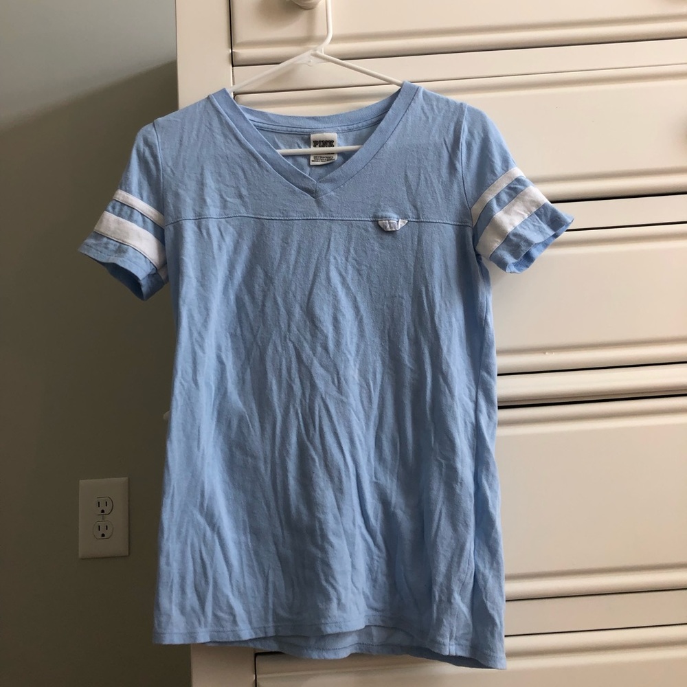 VS pink v-neck t-shirt!!!